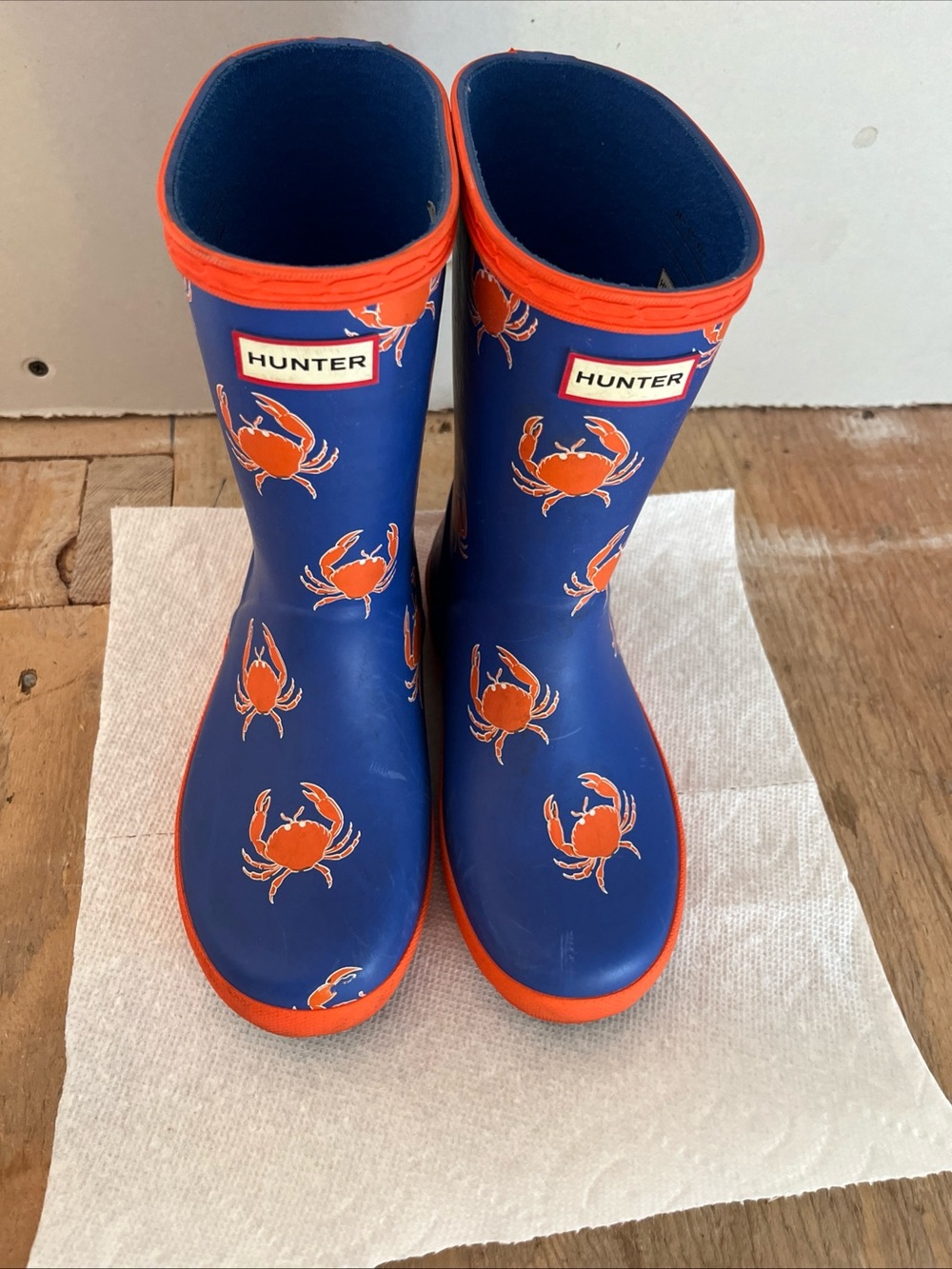 Hunter Kids Blue Rain Boots with Orange Crab Print size 1